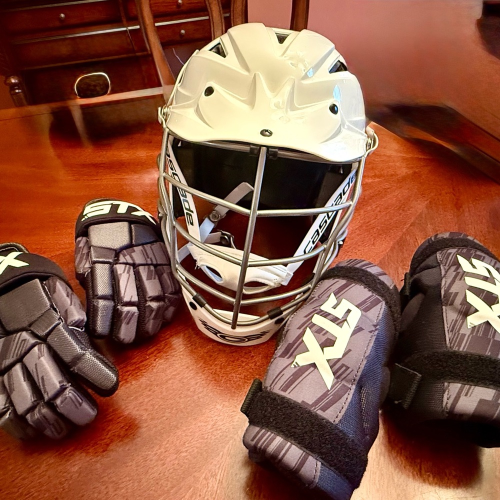 Lacrosse Helmet +pads starter kit